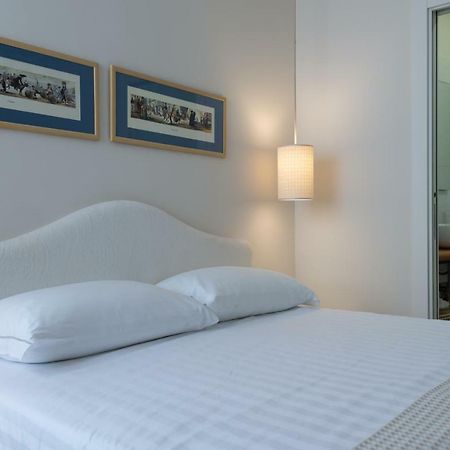 เมดินา อพาร์ตเมนต์ Apartment เนเปิลส์ ภายนอก รูปภาพ
