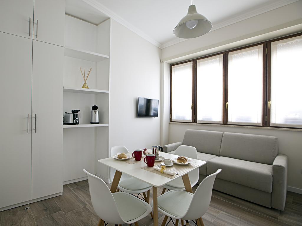 เมดินา อพาร์ตเมนต์ Apartment เนเปิลส์ ภายนอก รูปภาพ